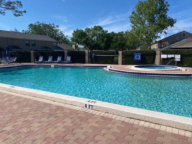 Building Photo - 2/2.5 WINTER SPRINGS