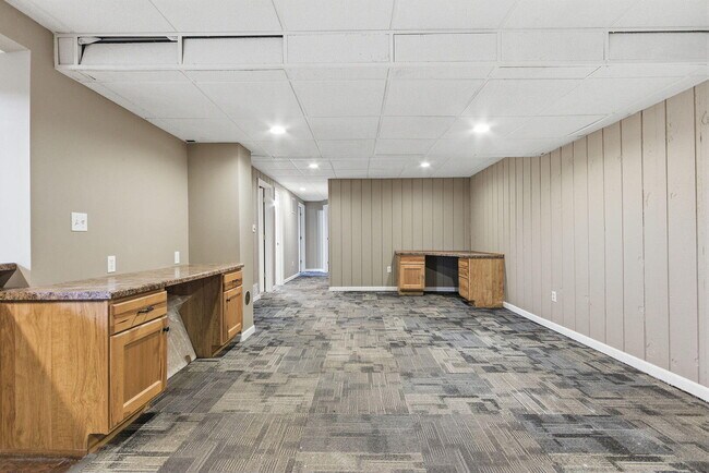 Building Photo - 852 N Dometrorch Rd