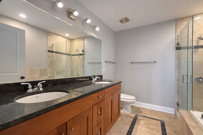 Building Photo - 6621 S Ingleside Ave