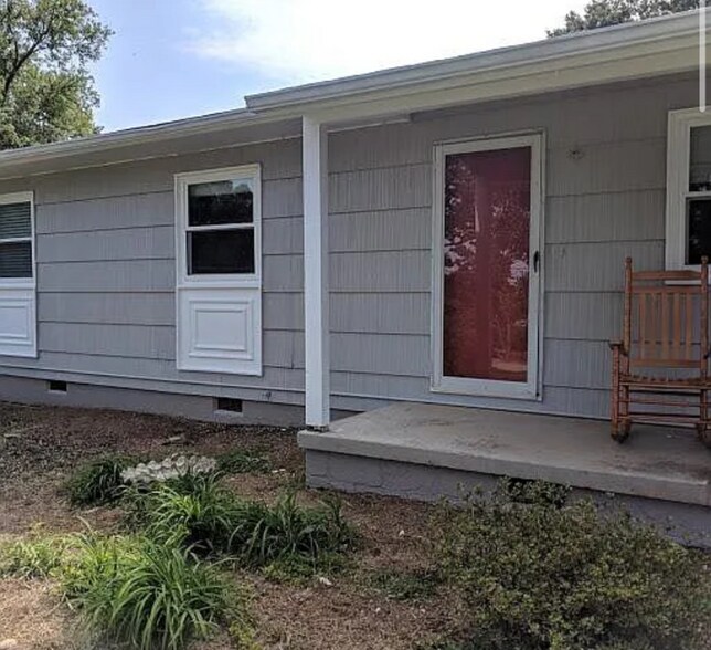 Building Photo - 300 Elkmont Rd