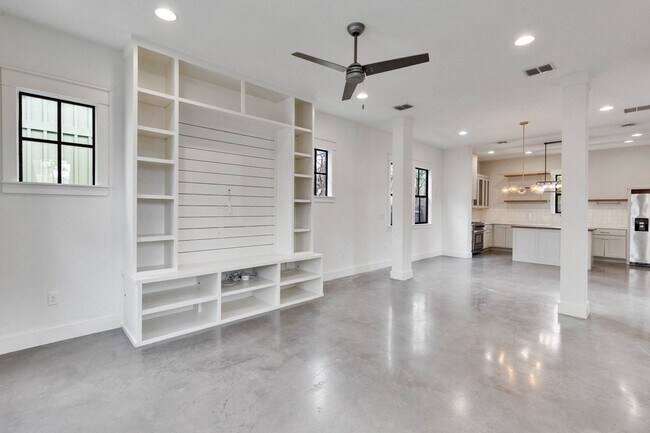 Building Photo - 4631 Marlo Dr
