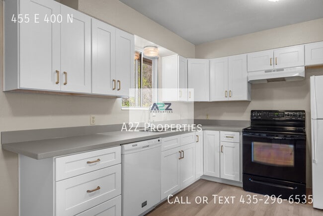 Building Photo - 455 E 400 N