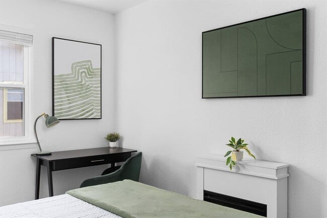 Building Photo - 1201 Southport Dr