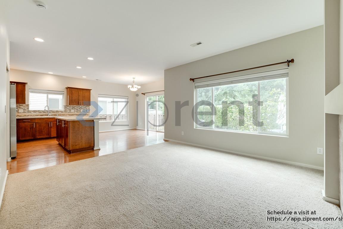 Building Photo - 1715 43rd St NE