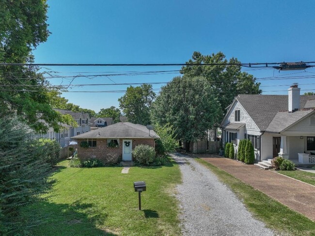 Building Photo - 1509D Sweetbriar Ave