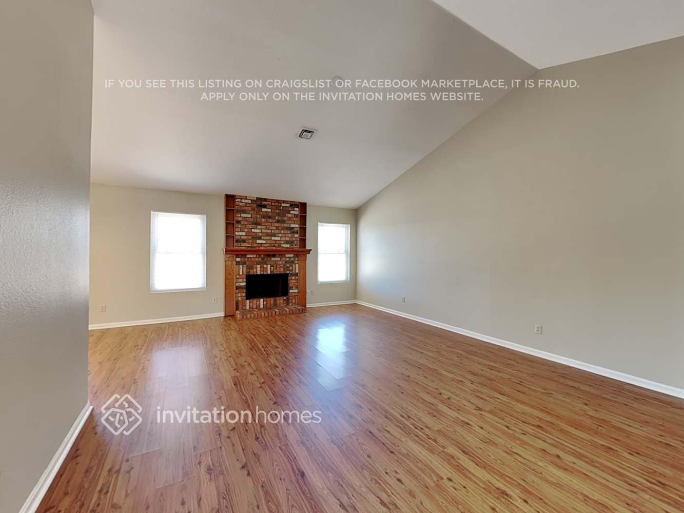 Building Photo - 668 E Manor Dr