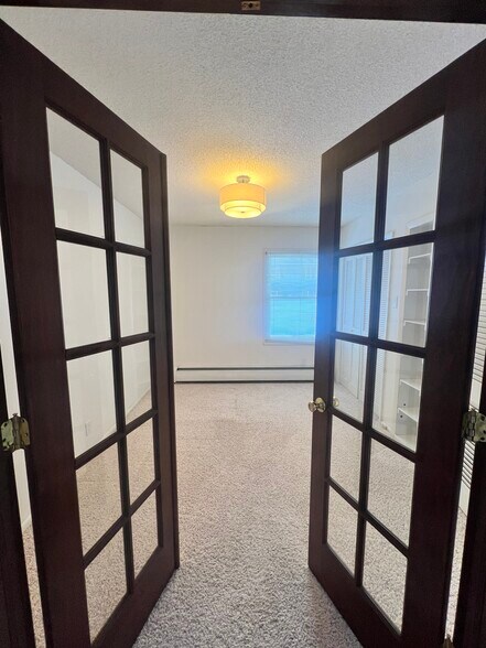 Building Photo - 987 County Road C2 W