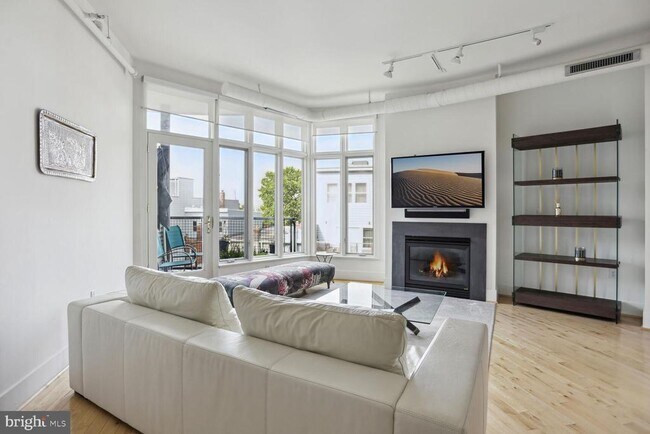 Building Photo - 1700 Kalorama Rd NW