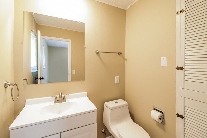 Building Photo - 5348 Dee Alva Dr