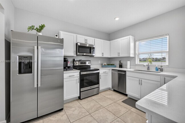 Building Photo - 220 Raspberry Rd