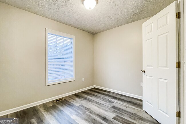 Building Photo - 107 Johnny Ln