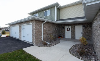 Building Photo - Green Meadows Townhomes