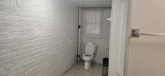 Building Photo - 3815 W St NW