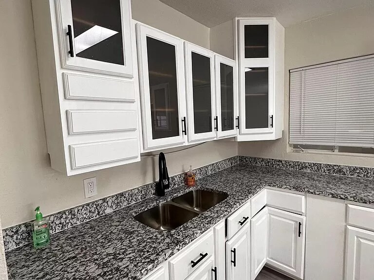 Building Photo - 8100 Sandland Dr