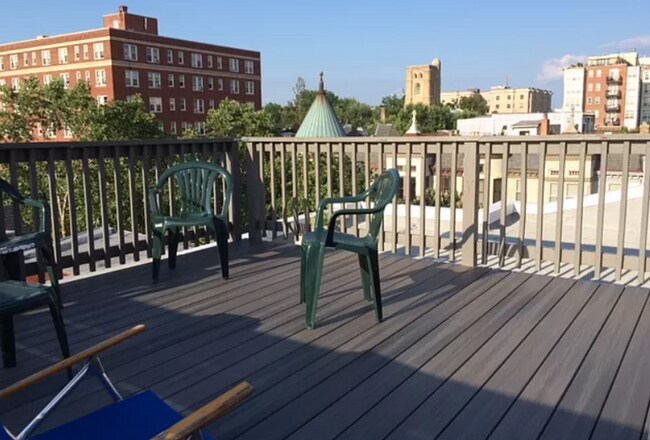 Building Photo - Dashing Dupont Circle 1 Bedroom Apt with skylights and building roof deck.