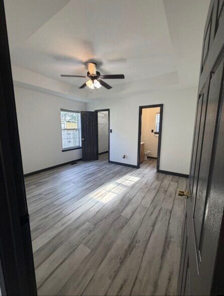 Building Photo - 3531 Sandpiper Dr