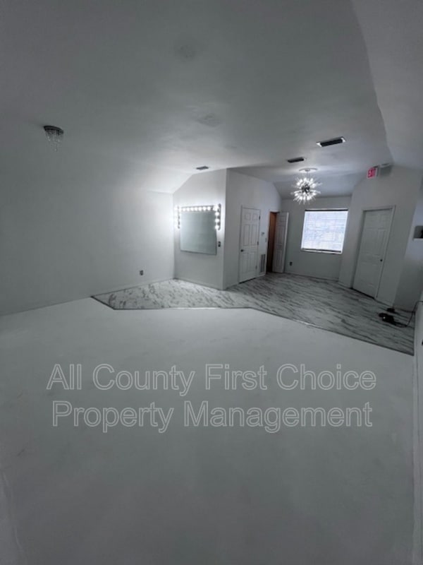 Building Photo - 126 3rd Ave N