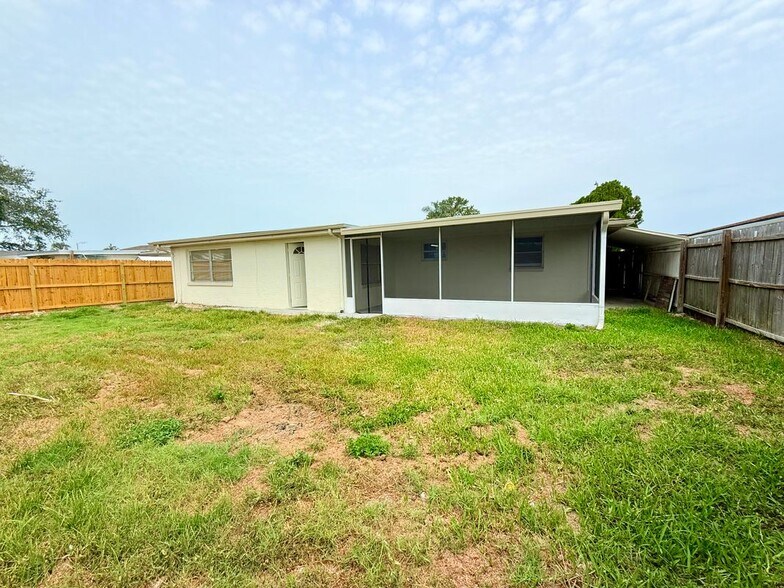 Building Photo - 3548 Umber Rd
