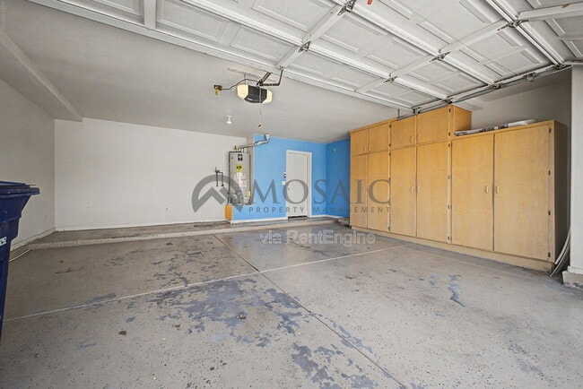 Building Photo - 820 N Granada Dr