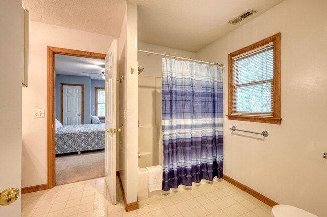 Building Photo - 3739 Pat Colwell Rd