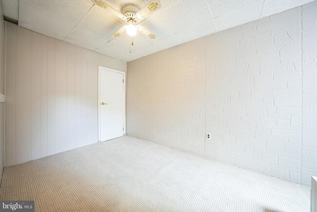 Building Photo - 134 W Spruce St