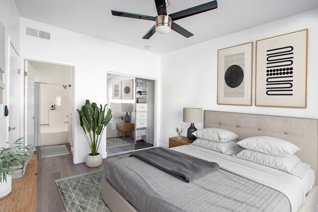 Building Photo - 1441 S Bedford St