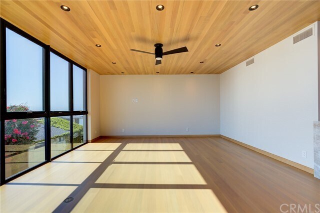 Building Photo - 1612 Ocean Dr