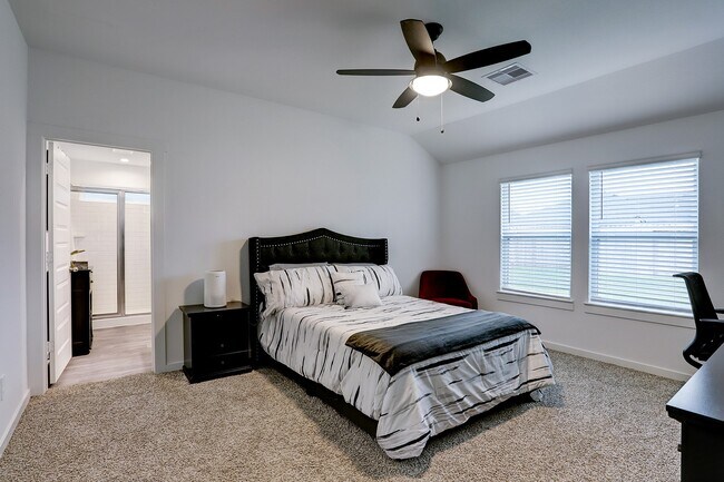 Building Photo - 3838 Beltingham Bend Wy