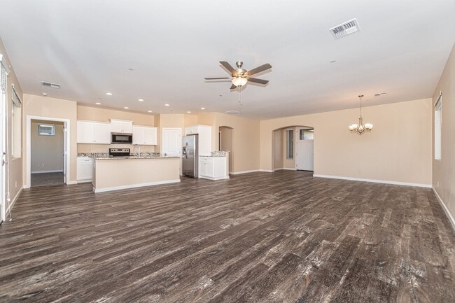 Building Photo - 1578 Chateau Dr