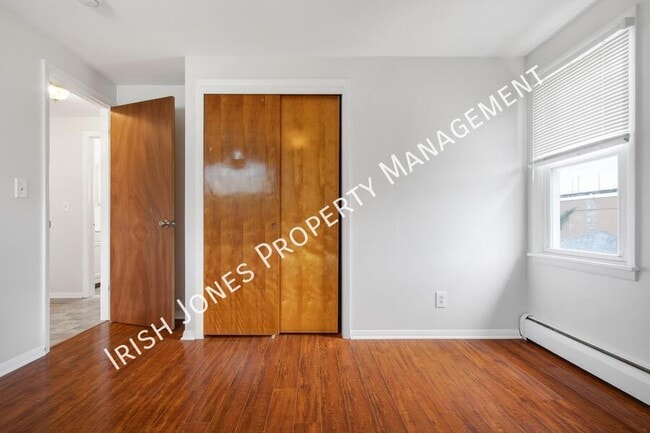 Building Photo - 425 Callodine Ave