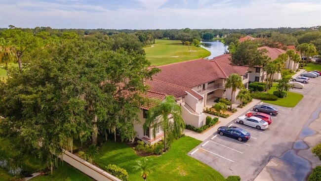 Building Photo - 5640 Golf Pointe Dr