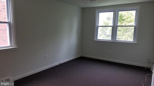 Building Photo - 805 Selma St