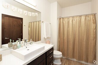 Building Photo - Large 1 Bedroom With River Views