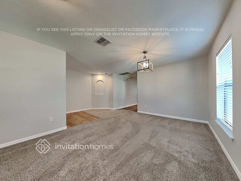 Building Photo - 11833 Thicket Wood Dr