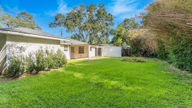 Building Photo - 220 Alello Dr