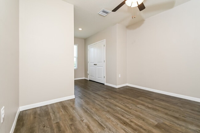 Building Photo - 12758 Rustic Cedar Pl