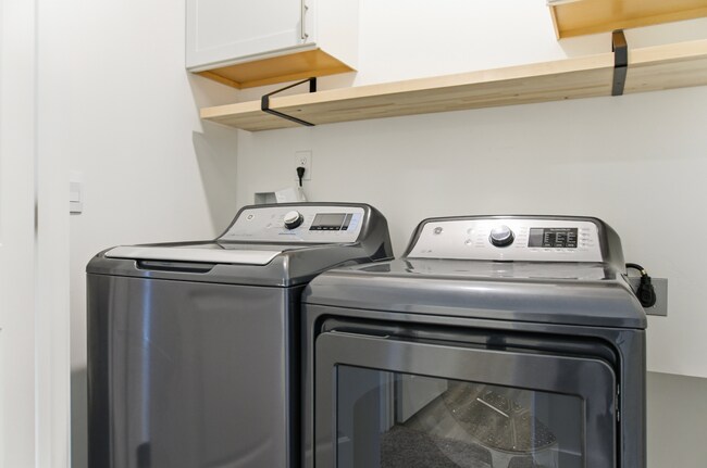 Building Photo - 367 Navigator Ct