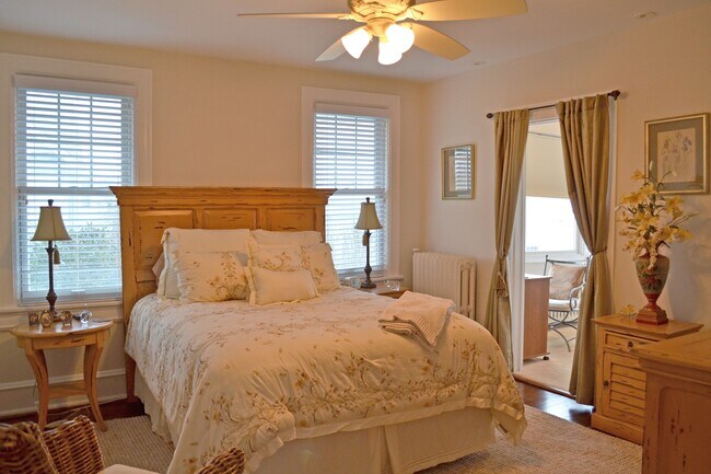 Building Photo - 16 S Somerset Ave