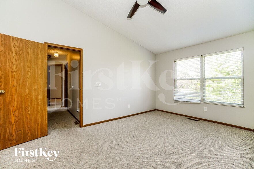 Building Photo - 5856 Oldenburgh Way