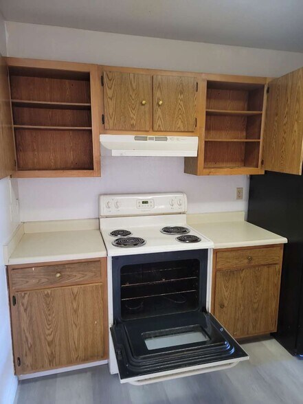 Building Photo - 6750 Del Rey Ave