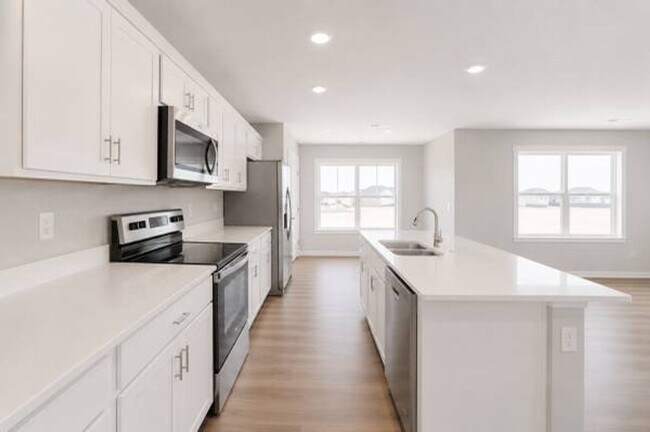 Building Photo - 353 Juniper Dr