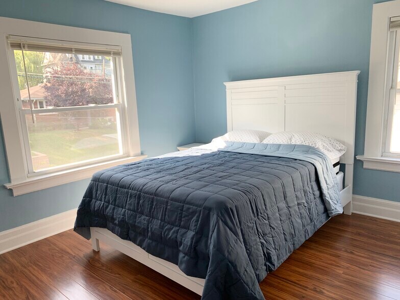 Building Photo - 9 Francis Pl