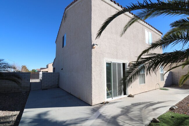 Building Photo - 7949 Hollow Pine St