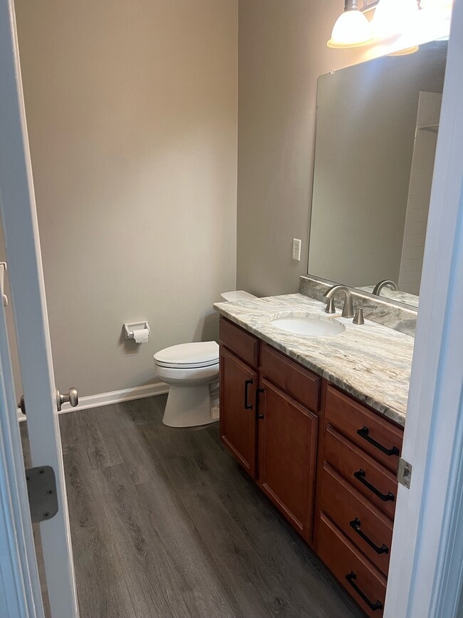 Building Photo - 305 Herons Cove
