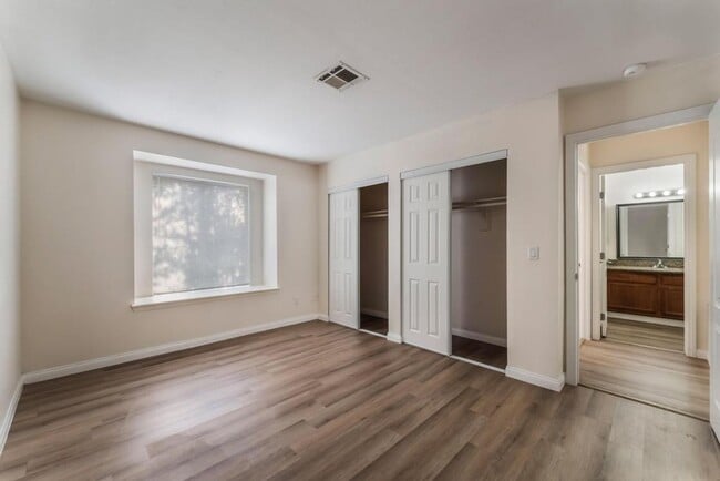 Building Photo - This beautifully renovated 2-bedroom, 2-bath condo is ready for immediate move-in!