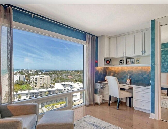 Building Photo - 2525 Gulf of Mexico Dr