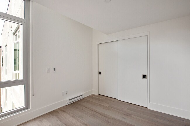 Building Photo - 1075 Market St