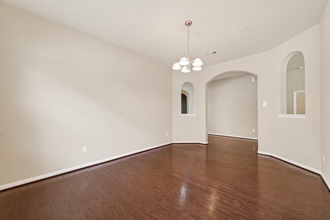 Building Photo - 111 Pheasant Run Dr