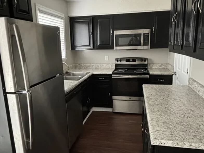 Primary Photo - Charleston Square Townhomes