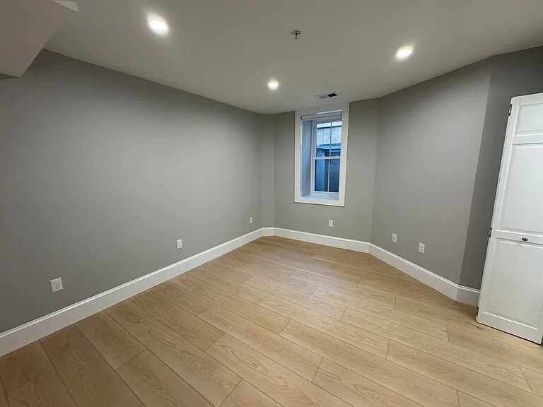 Building Photo - 86 Orchard St